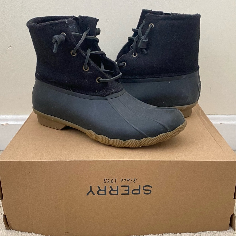 Women’s Black Sperry boots
